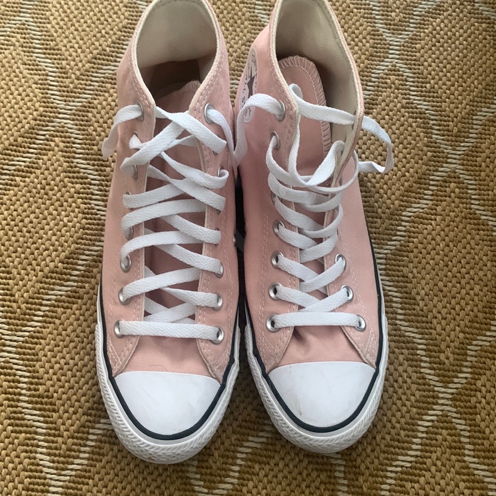 Brand new dusty pick converse